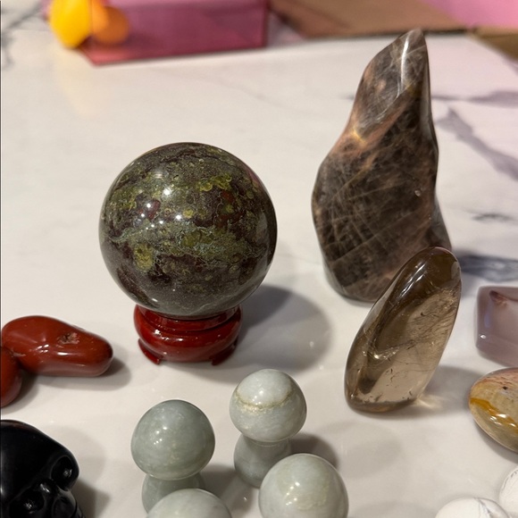 Assorted Crystal and Stone Collection - Picture 5 of 5
